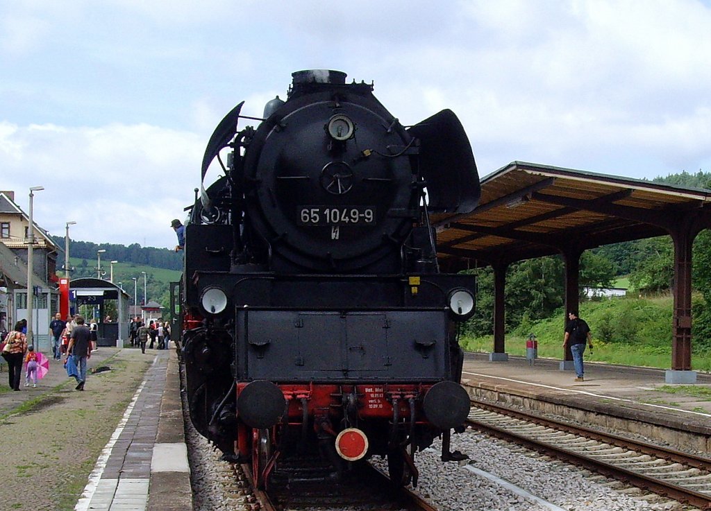 65 1049 im Bhf Rottenbach am 14. 8. 2010