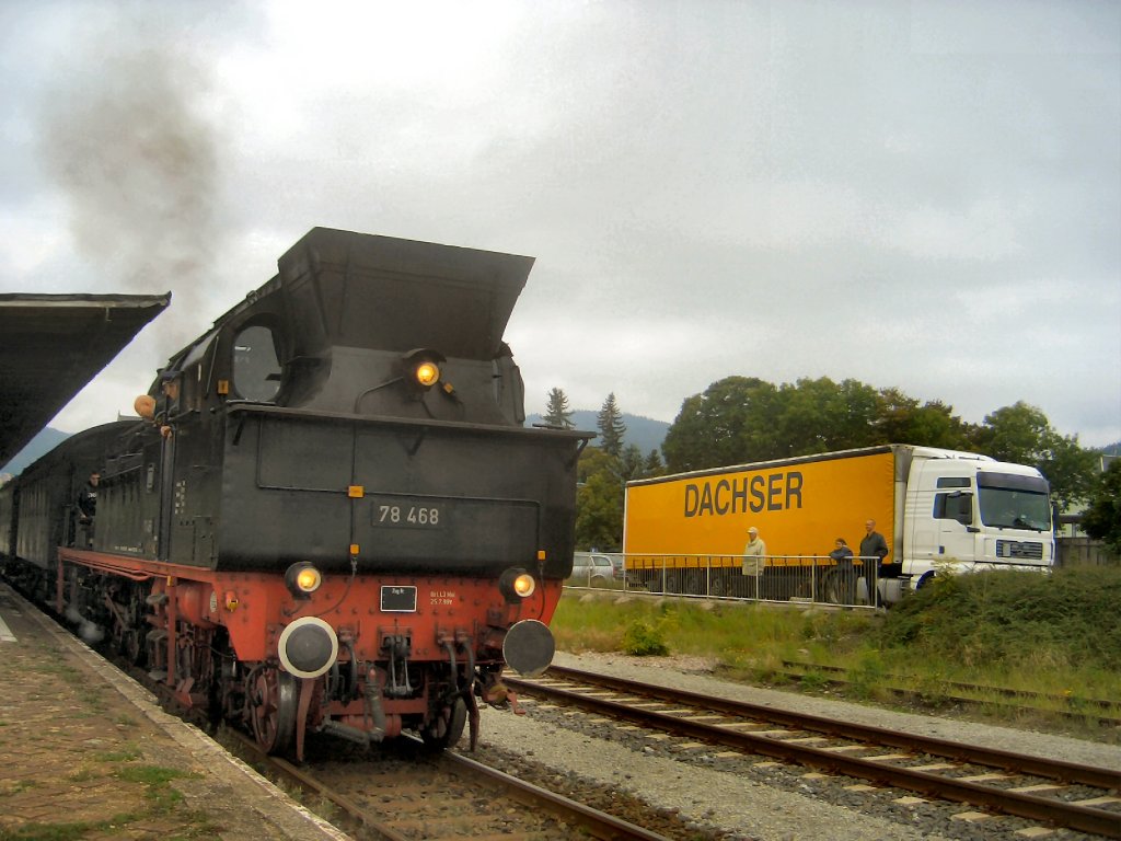 Am Bahnsteig in Ilmenau, 2005