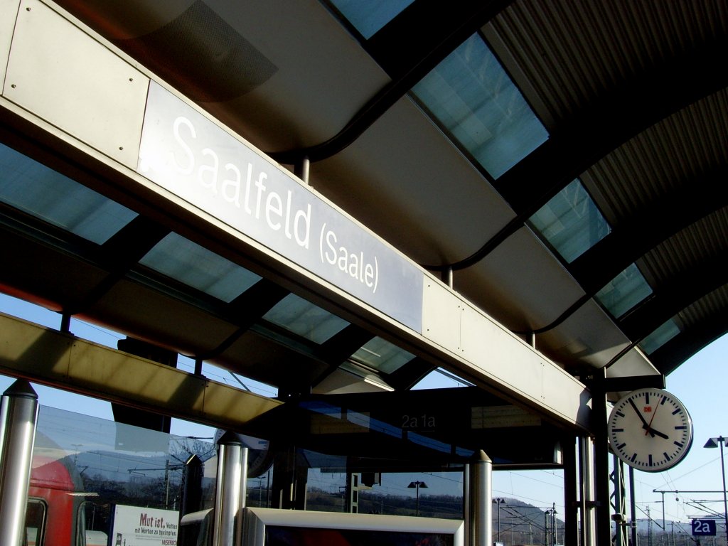 Bahnsteig Bhf Saalfeld, Februar 2011