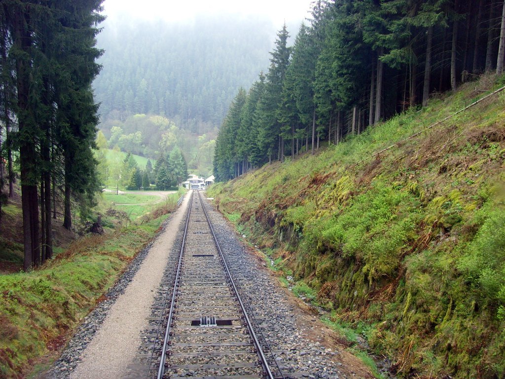 Bergbahntrasse mit Blick zur Talstation, 2010
