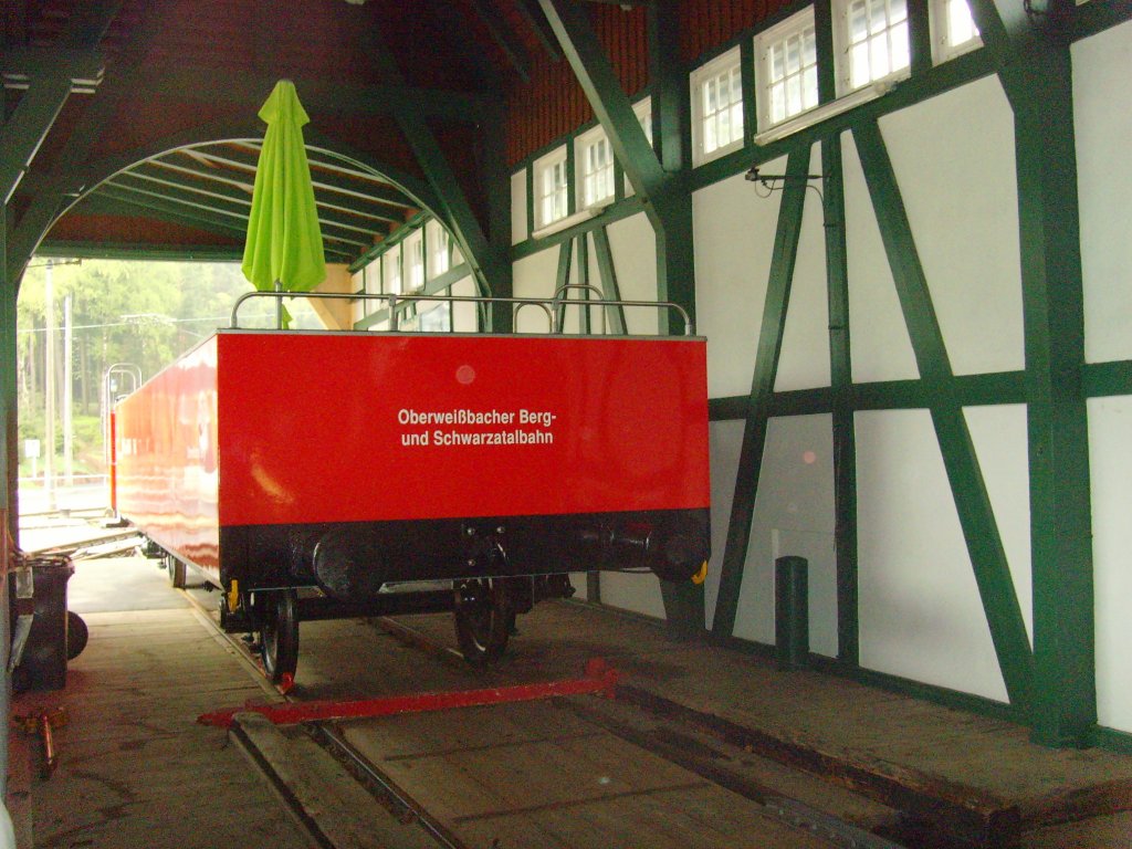 Blick zum offenen Bergbahnwagen in der Bergstation Lichtenhain, 2010