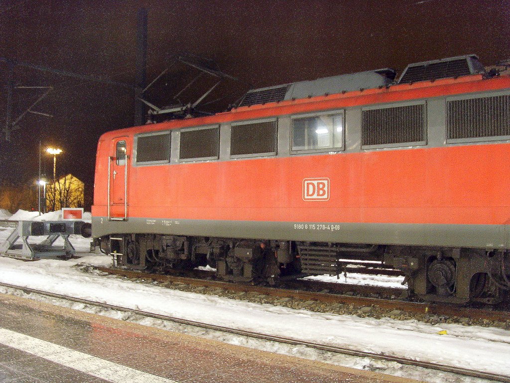 BR 115 in Erfurt Hbf (Langzeitbelichtung) 11.12.2010