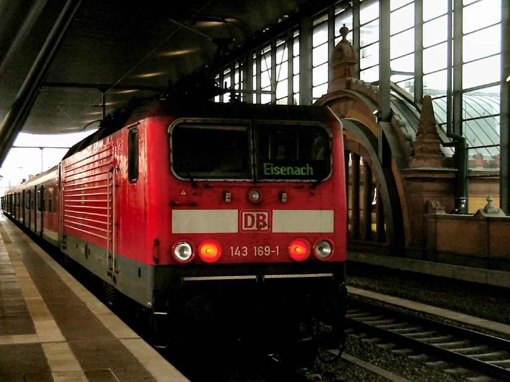 BR 143 um 2005 in ERfurt Hbf