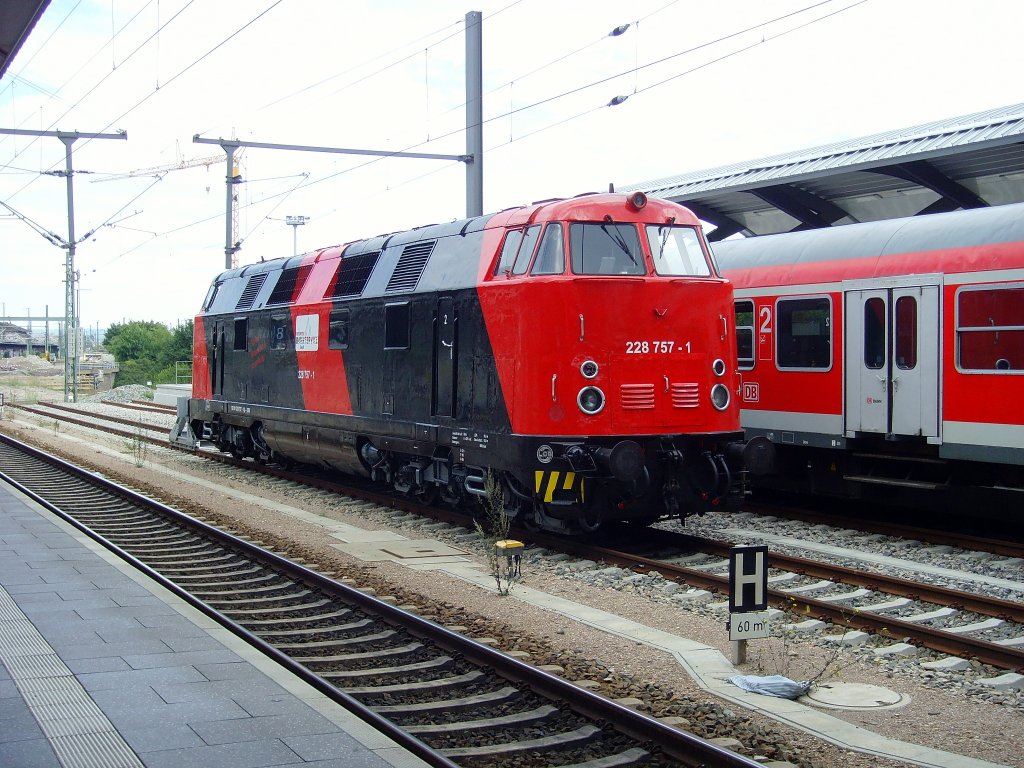 BR 228 (V 180 der Deutschen Reichsbahn) in Erfurt Hauptbahnhof August 2010
