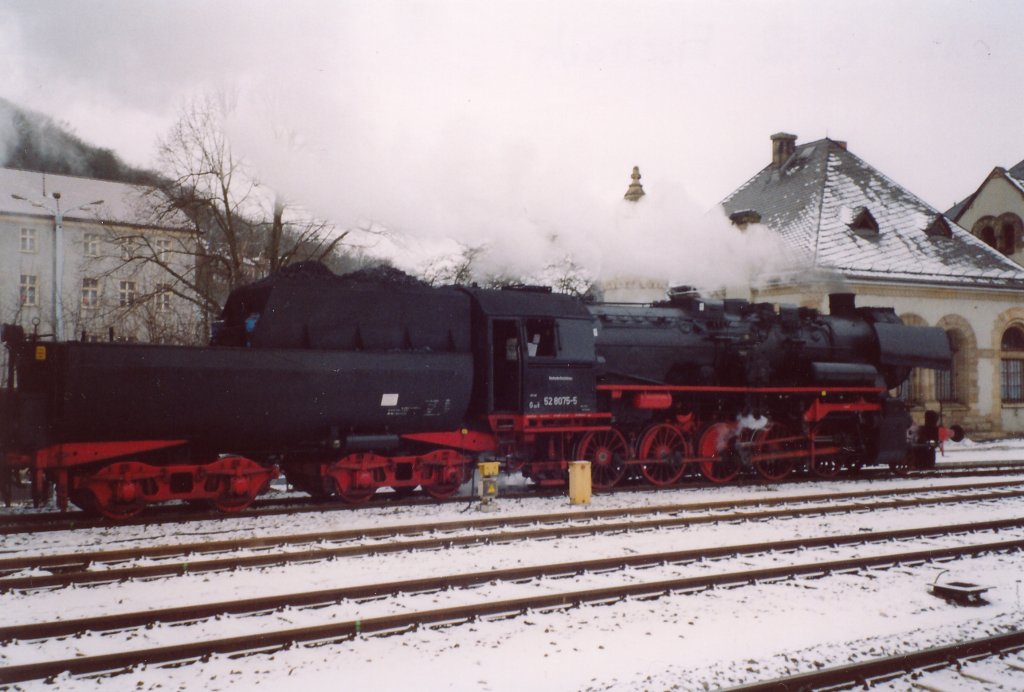 BR 52 rangiert im Bhf Eisenach (Rodelblitz)