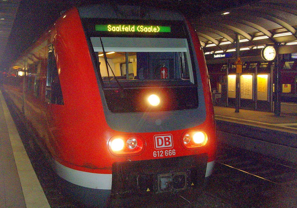 BR 612 am Abend in Saalfeld Saale am 28-8-2010