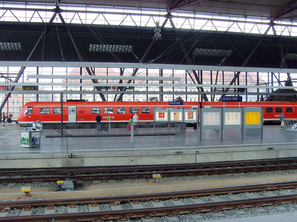 BR 612 in Erfurt Hbf am 28-98-2010