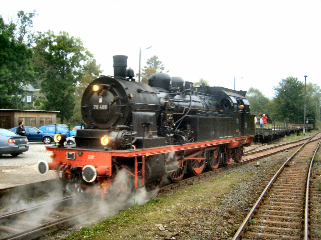 BR 78 im Bhf Sttzerbach - 2005