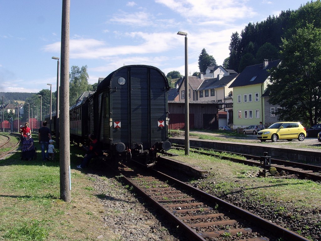 Dampfzug im Bahnhof Sttzerbach, August 2010