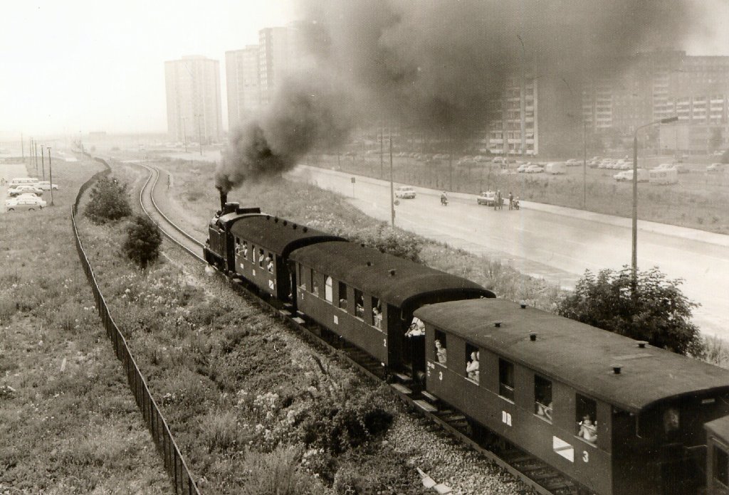 Dampfzug kurz vor dem Hp. Berliner Strasse, um 1985