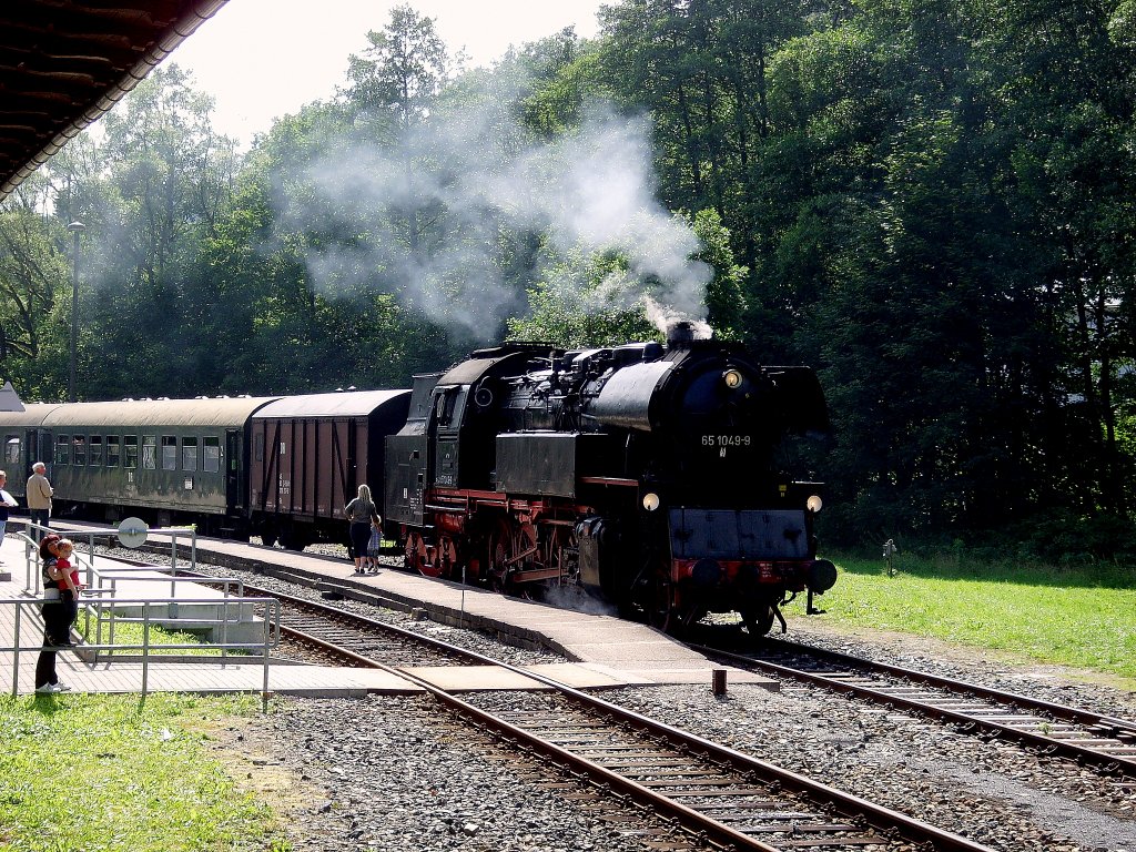 Dampfzug mit BR 65 in Katzhtte am 14.8.2010