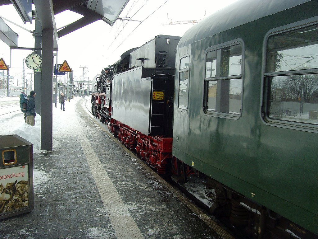 DEr Dampfzug in Erfurt Hbf am 5.12.2010