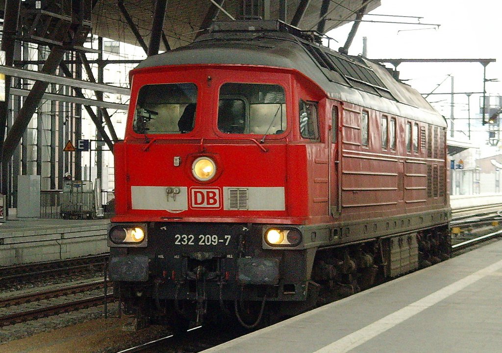 Diesellok BR 232 im Bhf Erfurt Hbf 21.1.2011