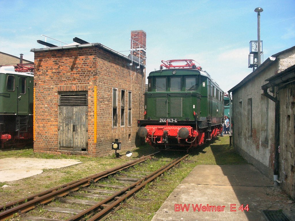 E 44 (244) im Bw Weimar, um 2004
