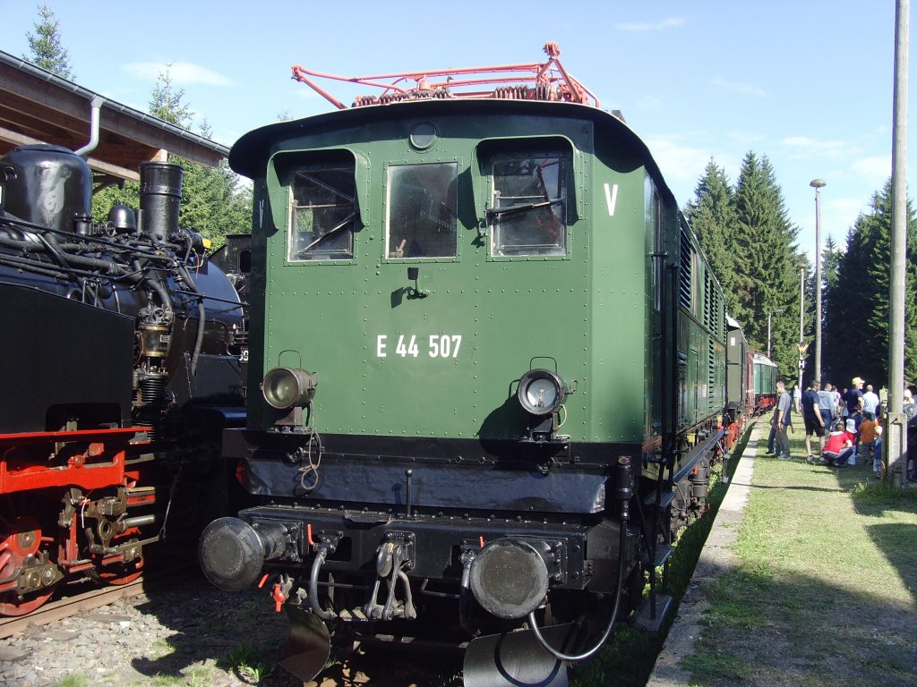 E 44 507 im Bahnhof Rennsteig, August 2010