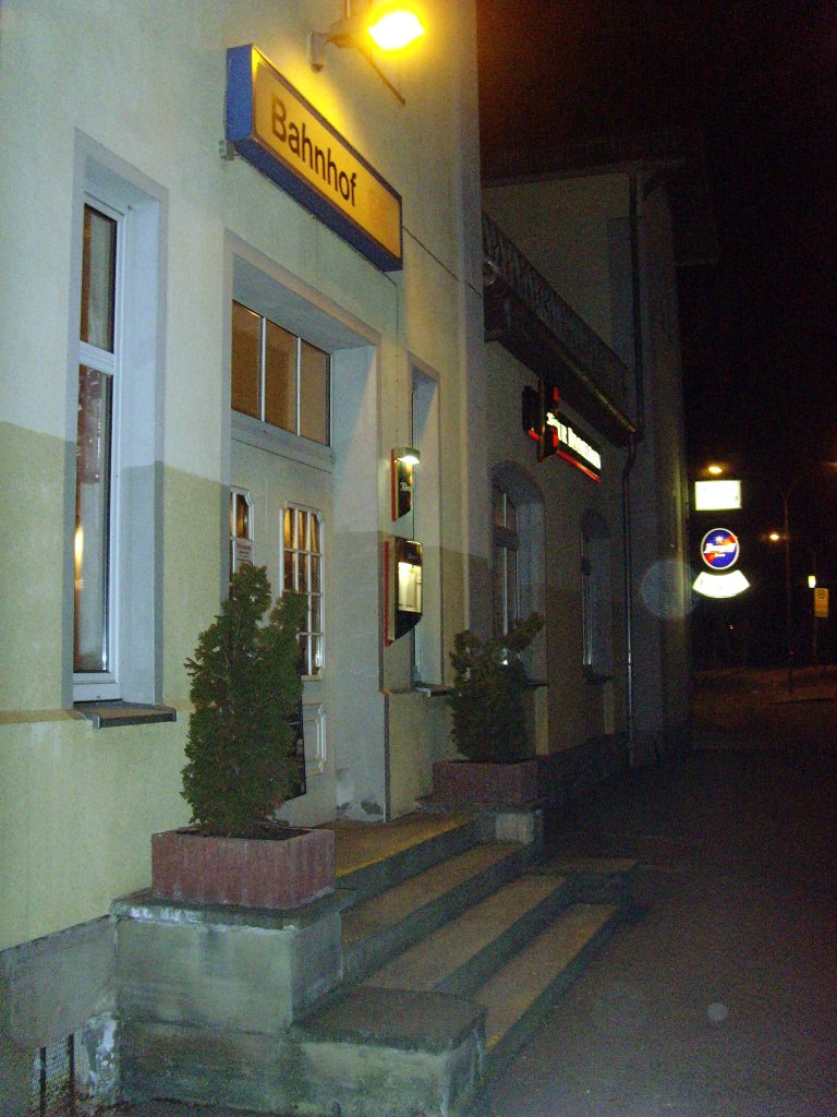 Eingang Bhf Bad Blankenburg am Abend