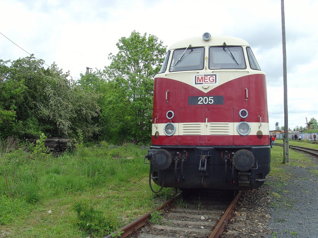ex V180 (118), jetzt MEG  205 im Bw Weimar, Mai 2010