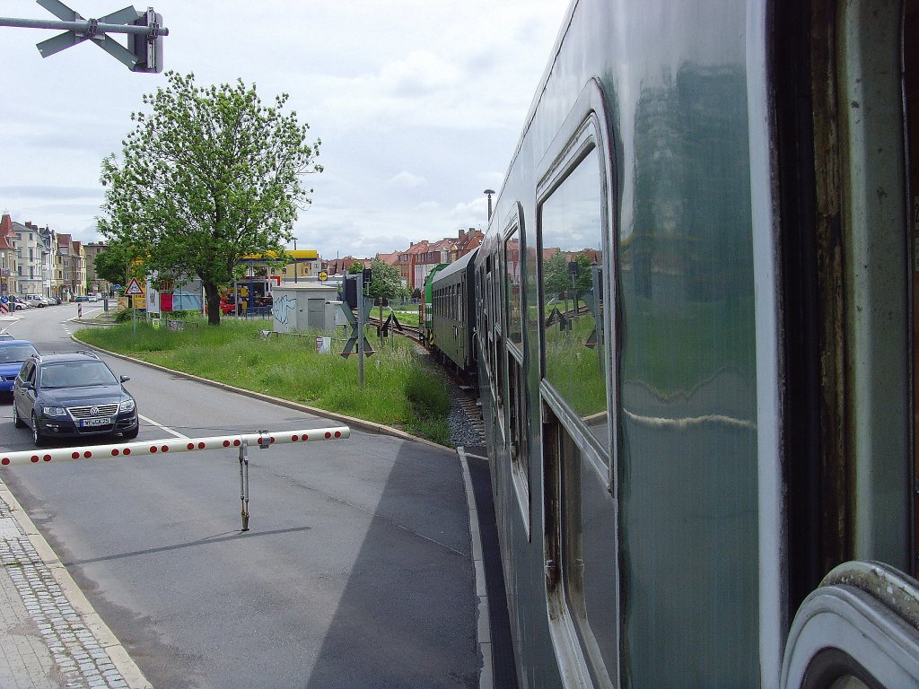 Gleich ist der Berkaer >Bahnhof in Weimar erreicht, Sonderzug Mai 20010