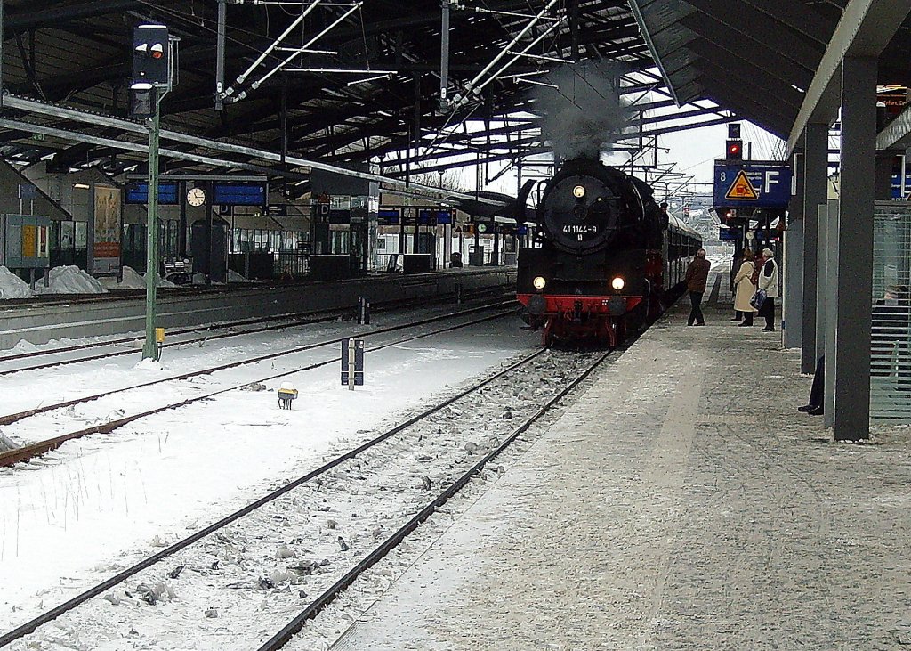 In der Bahnhofshalle Erfurt 5.12.2010