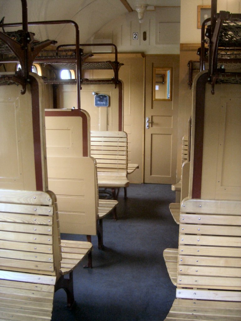 Innenansicht 3. Klasse-Wagen. 2005