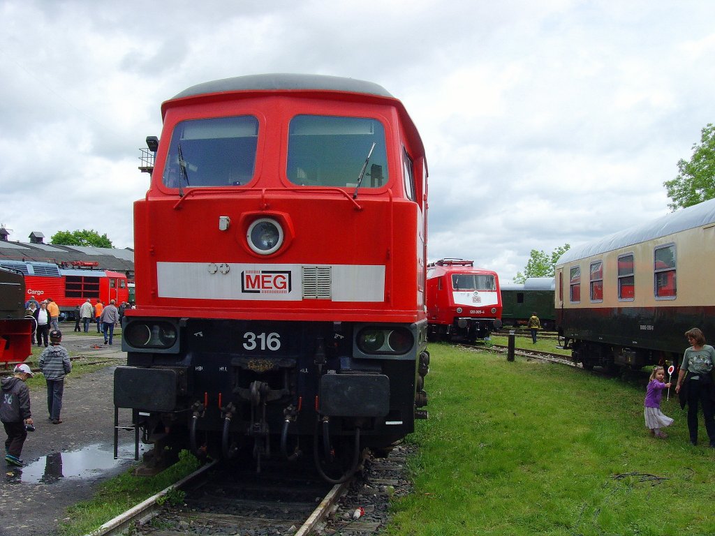 Lok 316 der MEG (ex V300, 130/132)im Bw Weimar Mai 2010