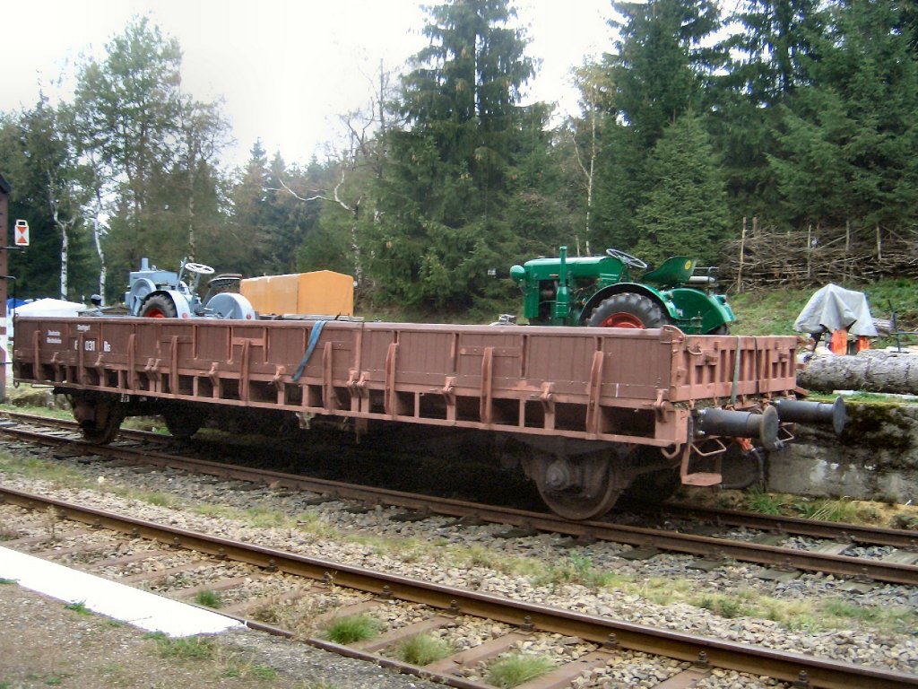 Niederbordwagen auf dem Bahnhof Rennsteig - 2005