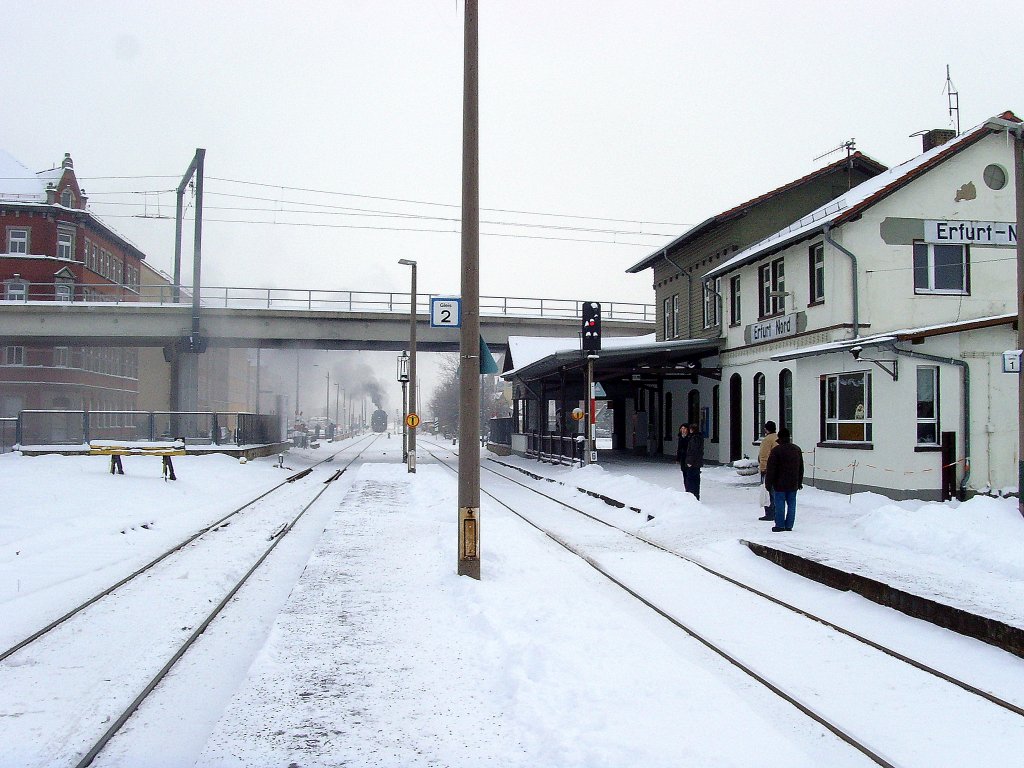 Nordbahnhof mit einfahrender Dampflok, 3.12.2010