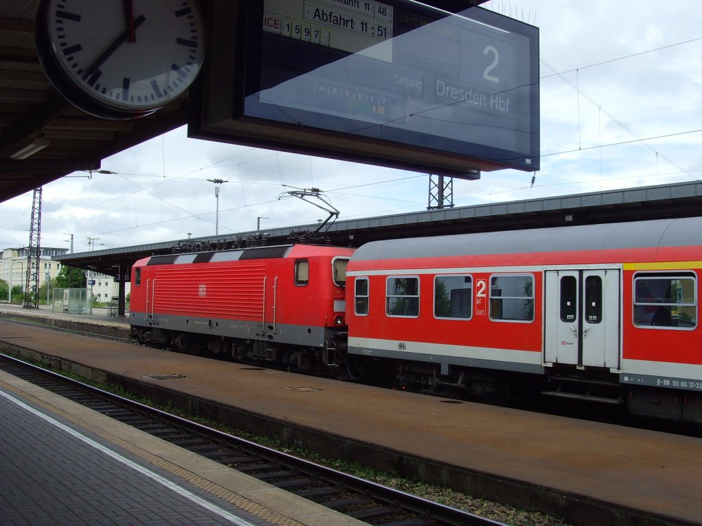 RB nach Erfurt-Eisenach im Bhf Weimar, Mai 2010