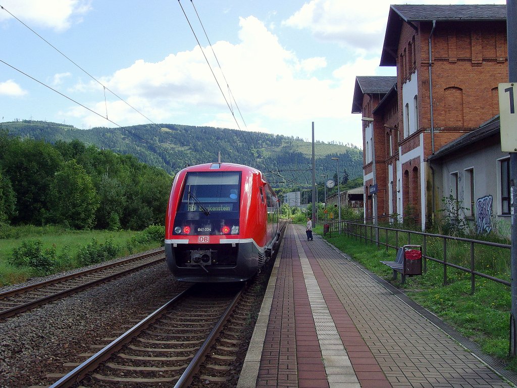 Regionalbahn in Kaulsdorf Saale   28-8-2010