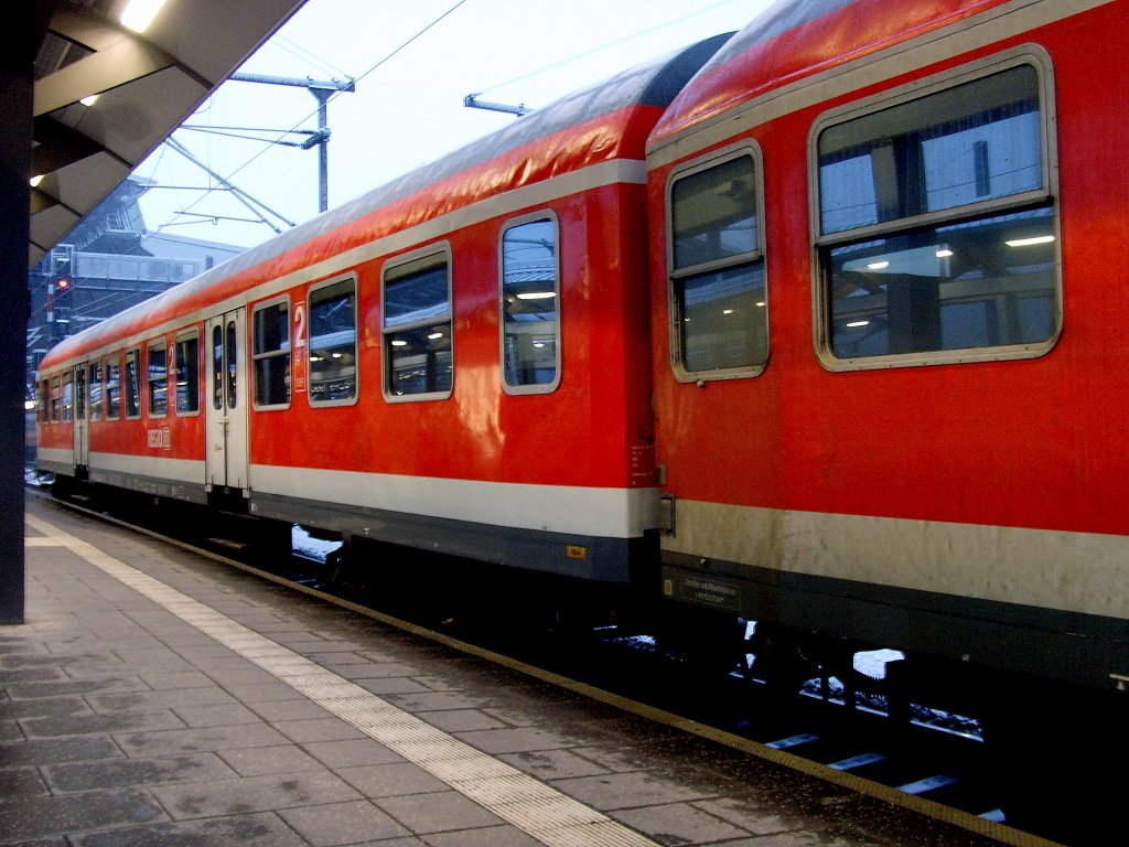 Reisezugwahen des RE nach Altenburg im Februar 2011