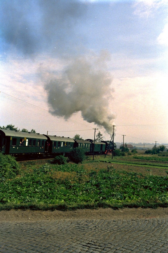 Sonderzug Richtung Erfurt bei Grfentonna, vor 1990