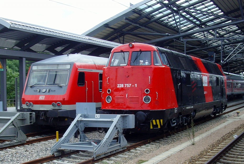 Steuerwagen und BR 228 in Erfurt Hbf