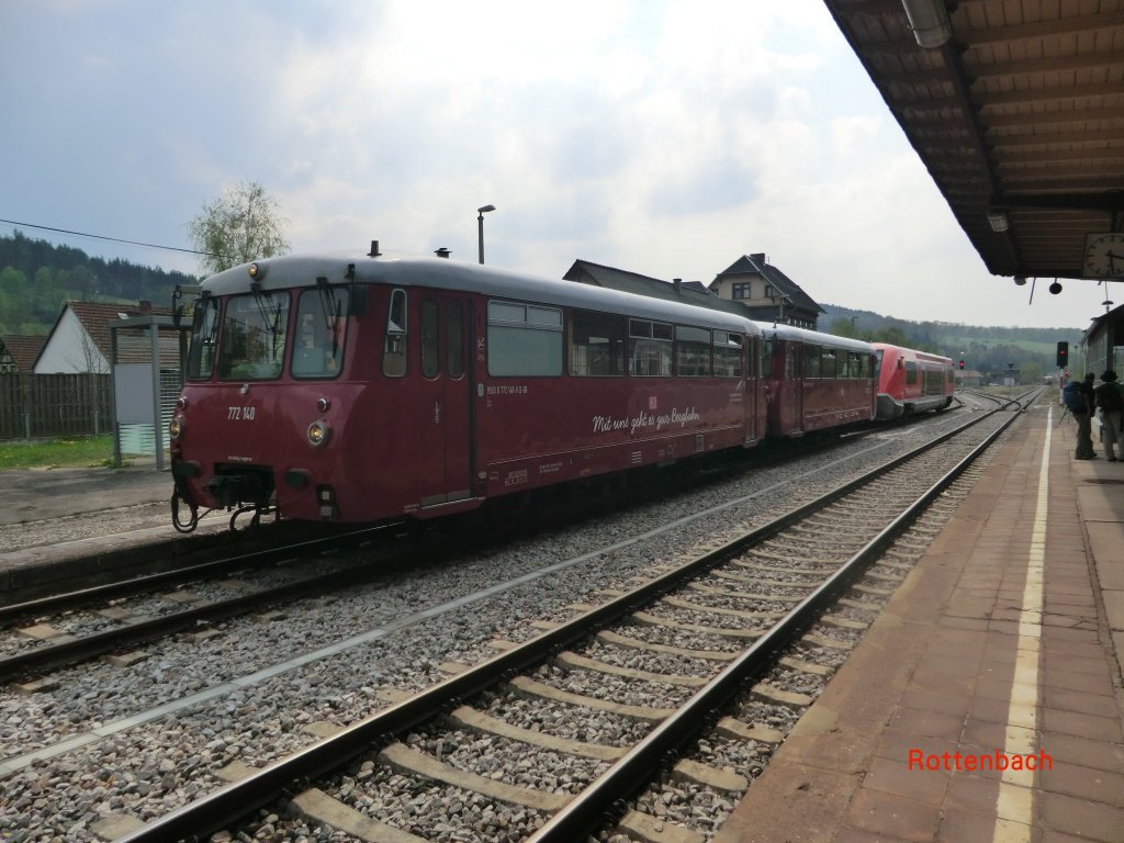 Triebwagen alt und neu in Rottenbach 2012
