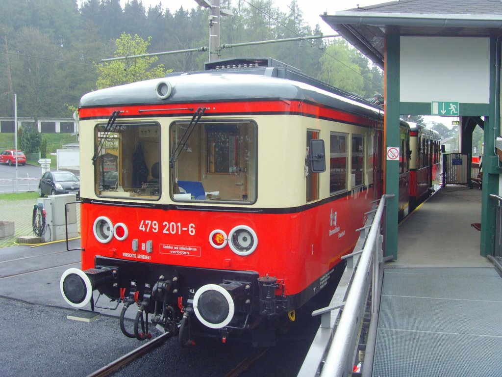 Triebwagen der Flachstrecke im Bhf Lichtenhain, 2010