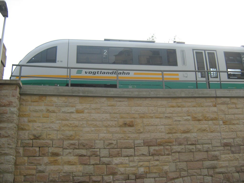Triebwagen der Vogtlandbahn passiert Gera-Sd, Mai 2010
