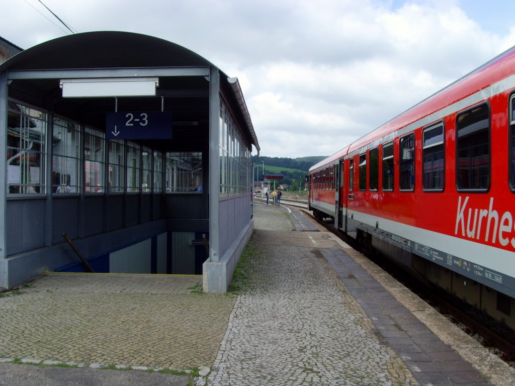 VT 628.2 der Kurhessenbahn im Bahnhof Rottenbach, Bahnsteig 1 - 14.8.2010