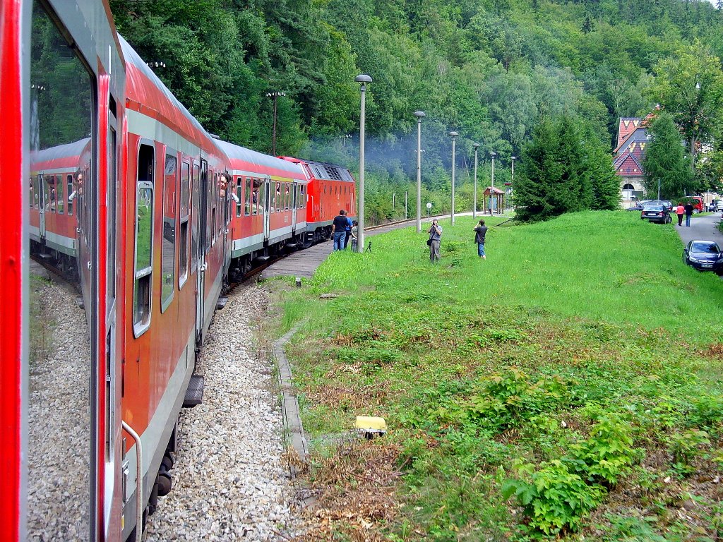 Zug kurz nach dem Bhf Schwarzburg bei der Faher Richtung Katzhtte, 14.8. 2010