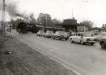 Sonderzug erreicht gleich den Berkaer Bahnhof in Weimar, DR vor 1989