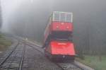 Begegnung im Nebel mit Bergbahnwagen 2, 2010