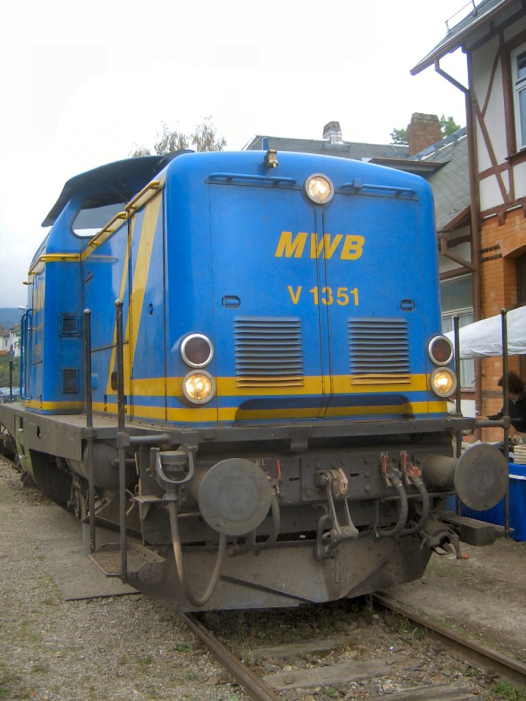 Diesellok im Bhf Sttzerbach, 2005