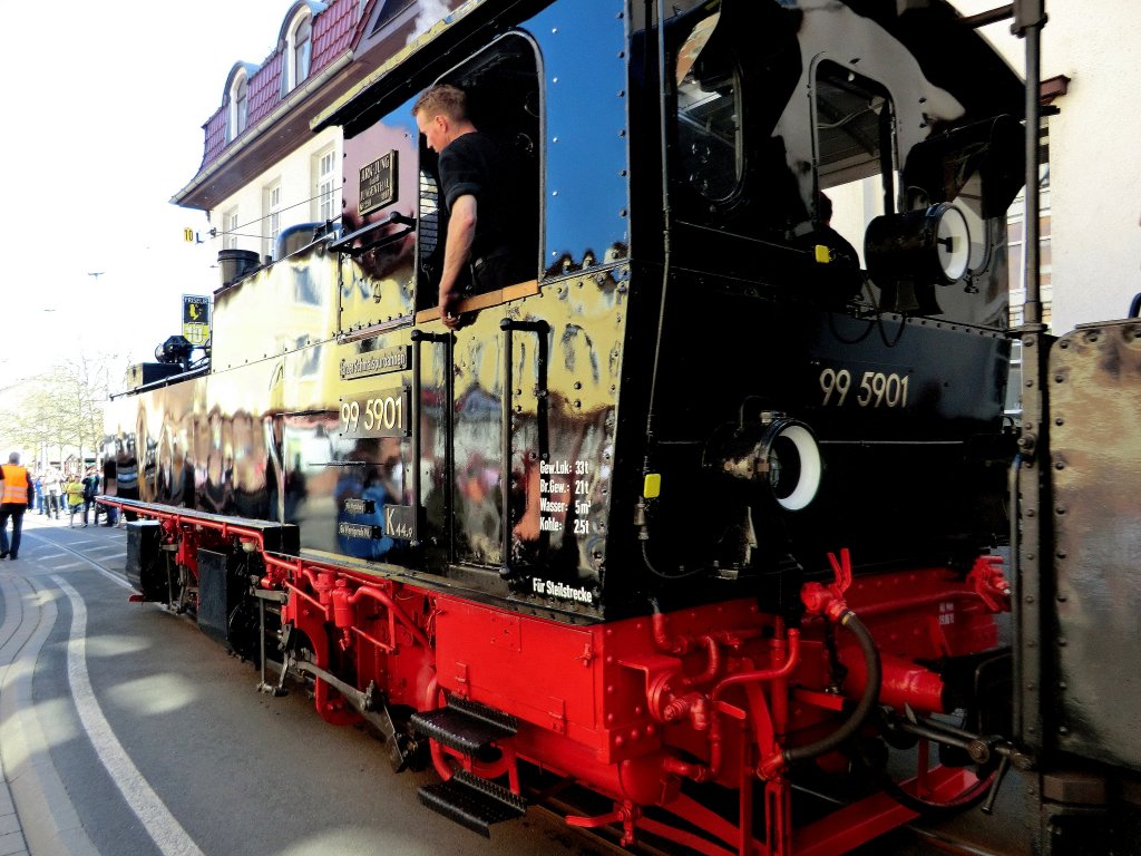 Mallet fhrt auf den bahnhofsvorplatz