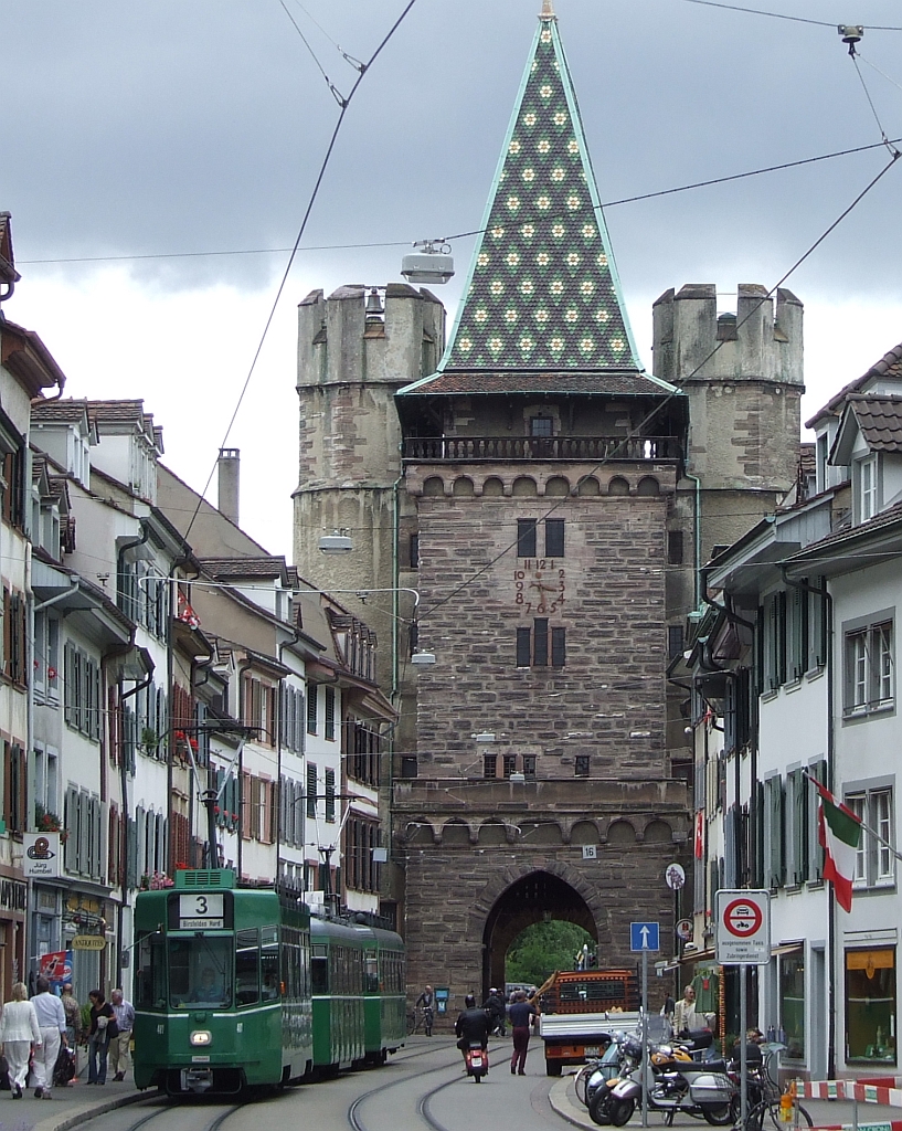 Stra�enbahn der Linie 3 in Basel am 12.07.2008.