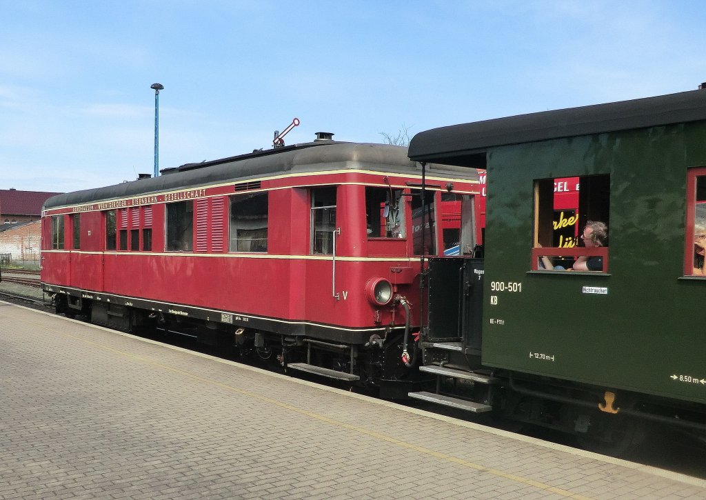 T 3 mit Personenwagen in Nordhausen Nord