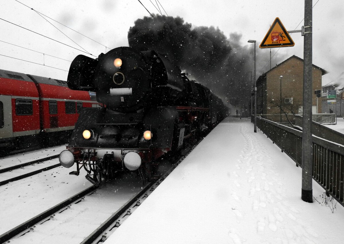 03 1010 und 01 519 in Amstetten am 05.01.2019.