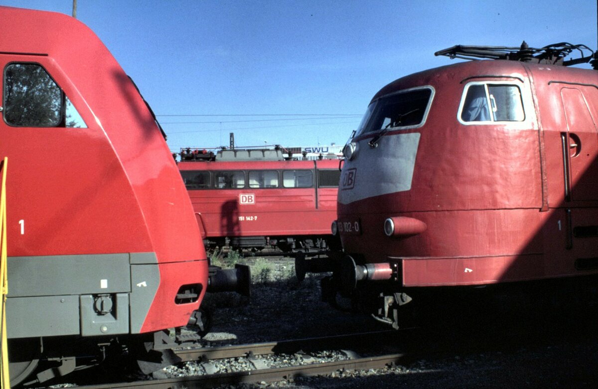 101 003-2 und 103 102-0, dahinter 151 142-7 in Ulm am Tag des Lokführers am 20.09.1997.