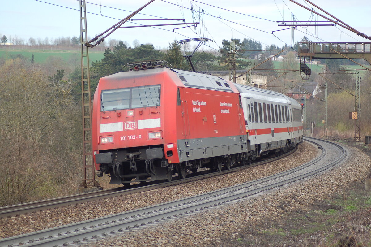 101 103-0 mit IC in Ulm bei der Bundesfestung am 13.04.2008.