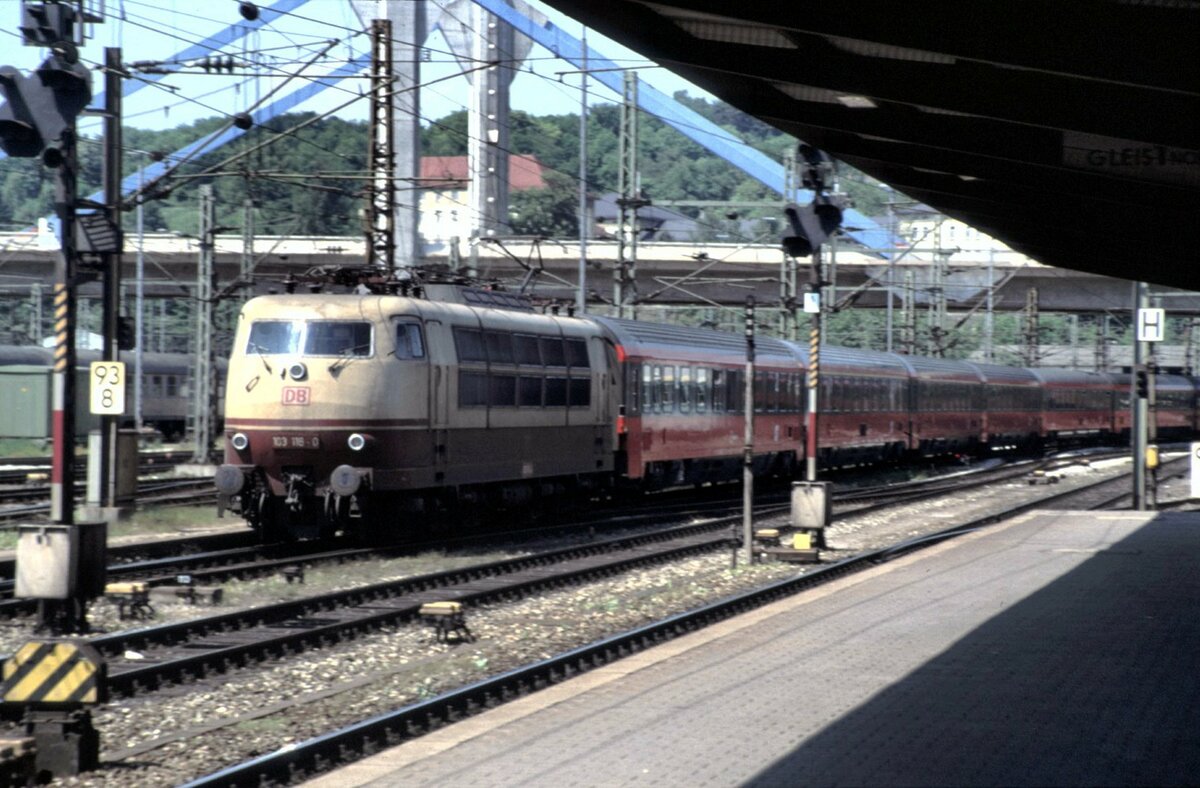 103 116-0 mit EC Mozart in Ulm am 06.06.1996.
