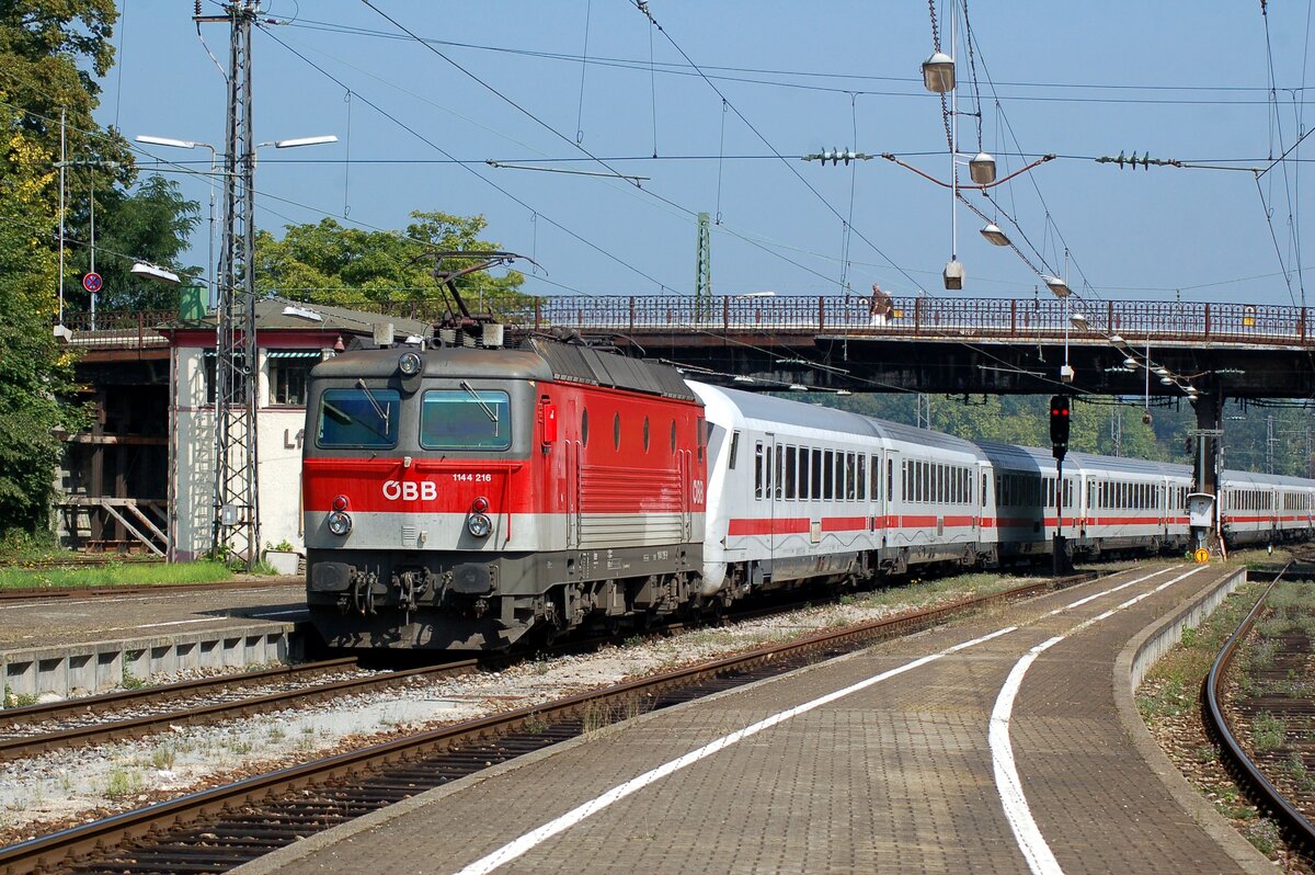 1144 216 mit DB IC in Lindau am 30.08.2008.
