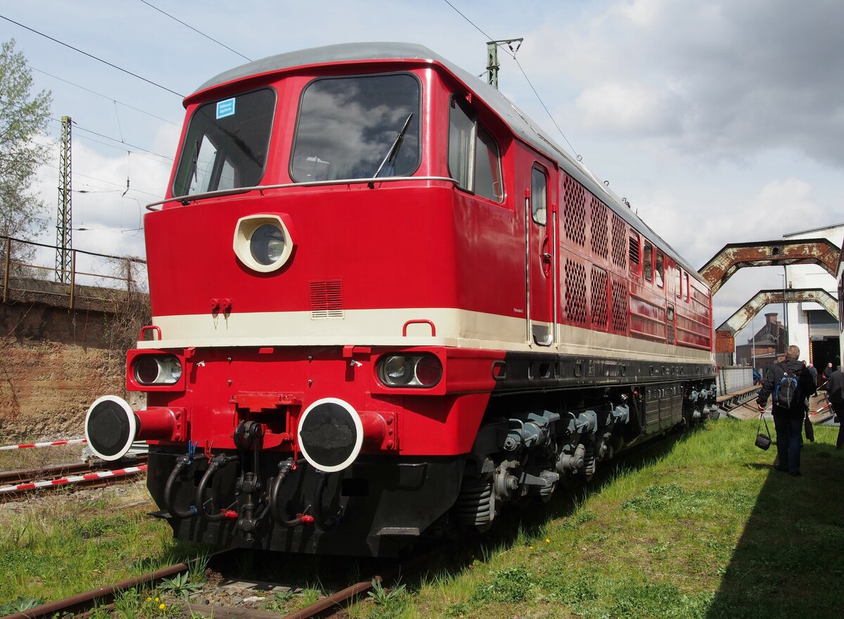 130 002 im Bw Dresden Altstadt am 17.04.2015.