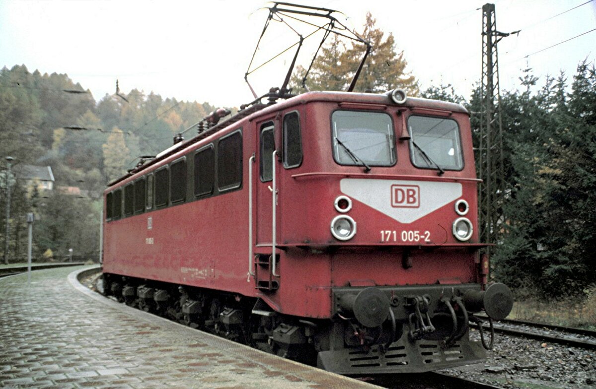 171 005-2 in Rübeland am 02.11.1999.